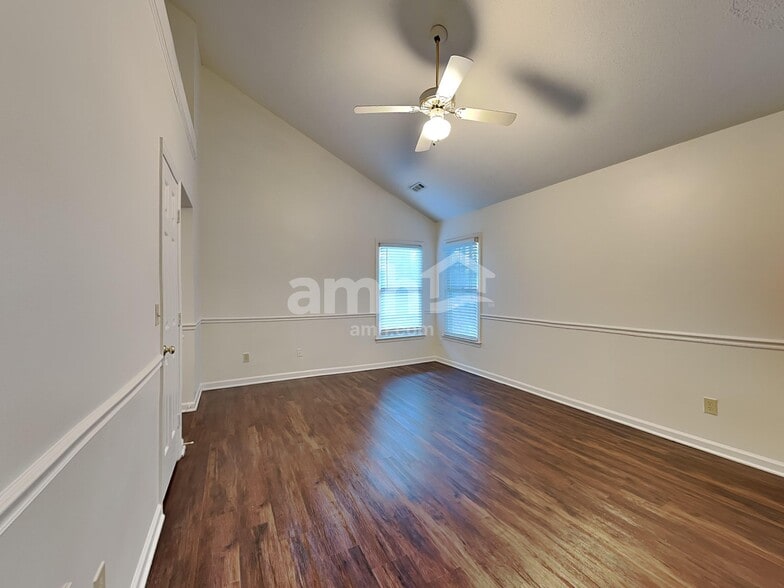 Building Photo - 29 Park Village Ln