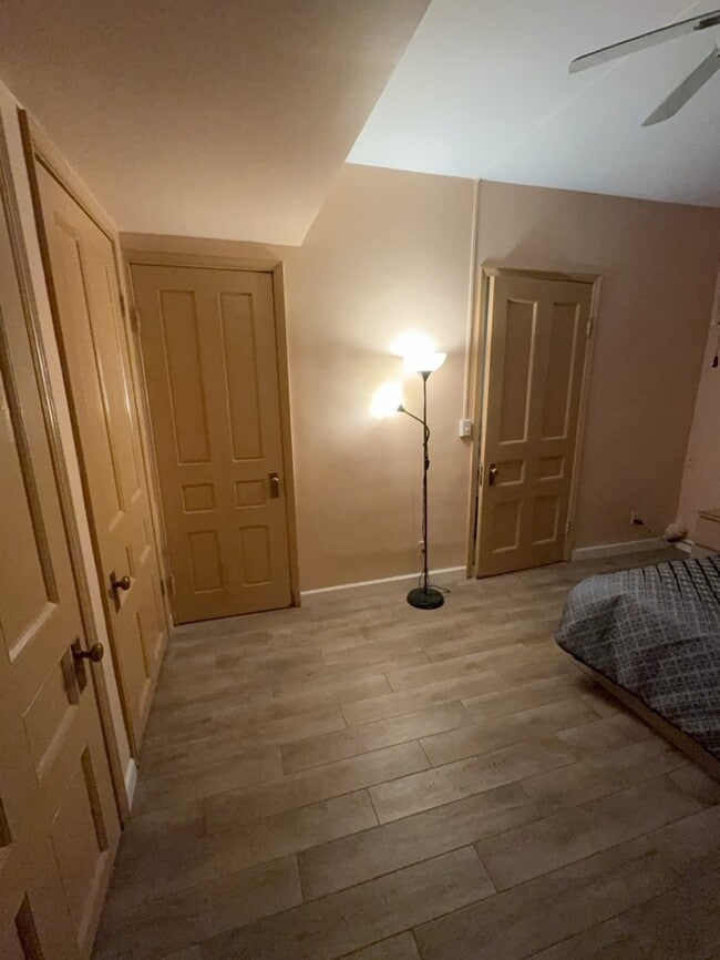 Building Photo - $250 Off Rent!!! Cozy & Spacious 1BR/1BA A...