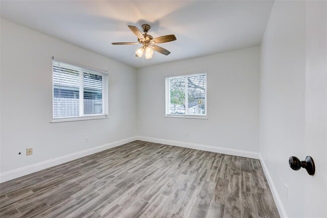Building Photo - 2701 St Edwards Cir