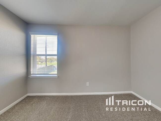 Building Photo - 652 Totem Trail Dr