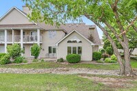 Building Photo - 612 Bos Landen Dr
