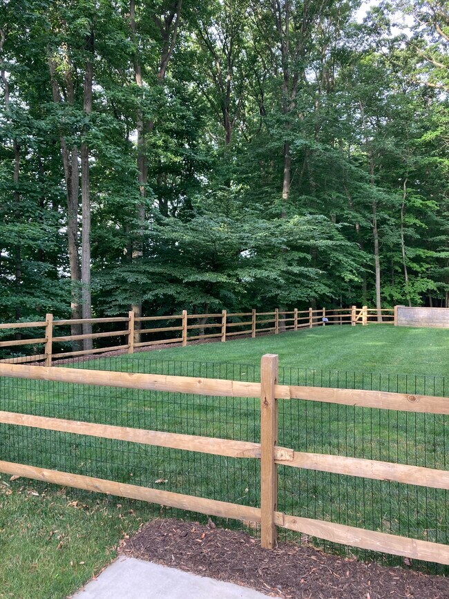 Building Photo - 280 Township Rd