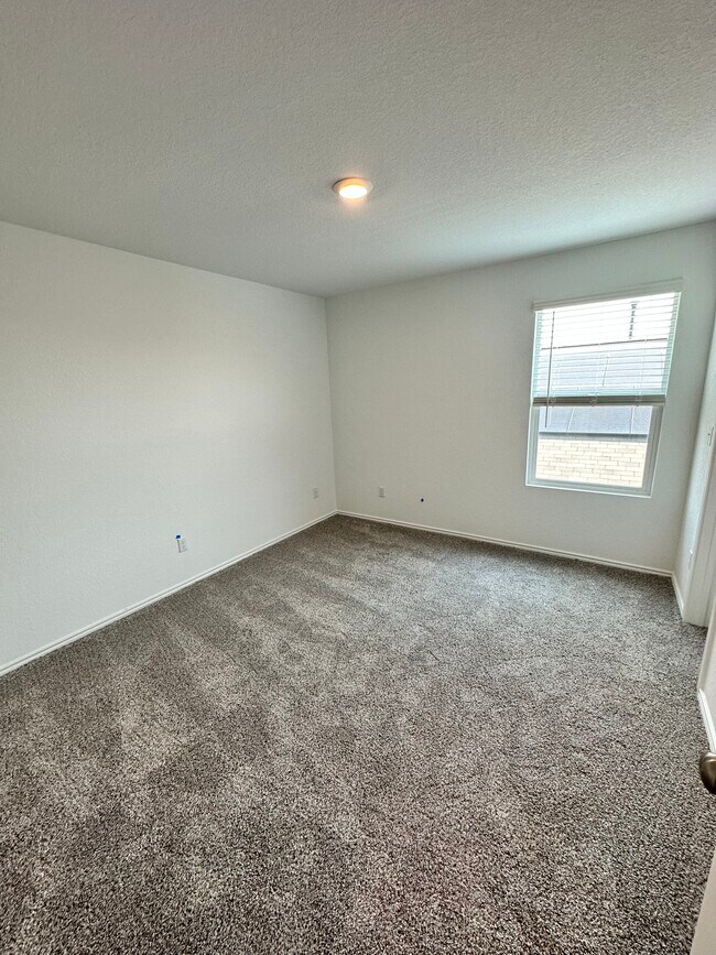 Building Photo - 112 Golden Grove Pky