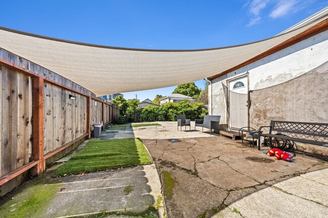 Building Photo - Welcome to your beautifully updated home!