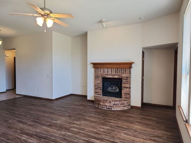 Building Photo - 2416 Arbor Dr