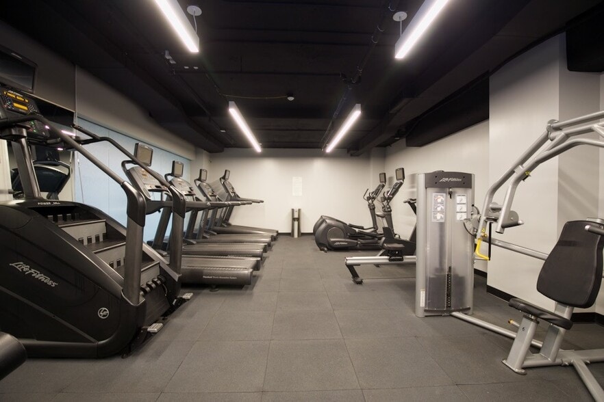 Building Photo - 4334 N Hazel St