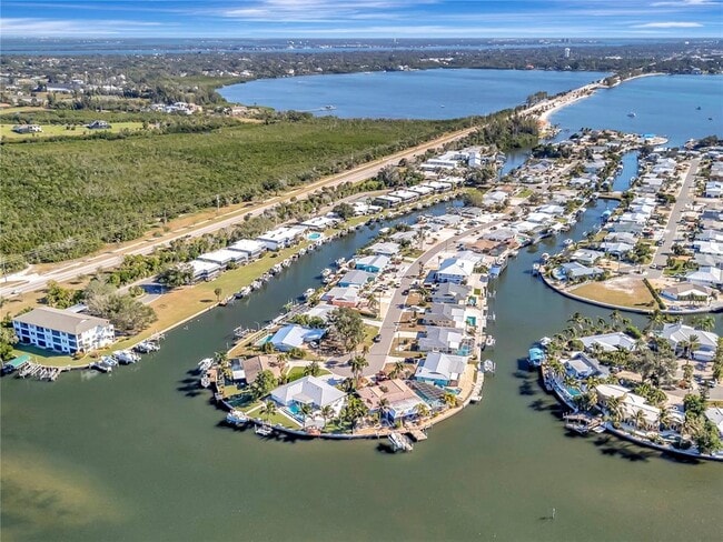 Building Photo - 10432 Sandpiper Rd W