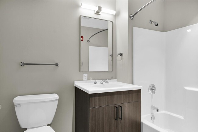 Building Photo - LUXURY 1 BED APT IN DOWNTOWN CHAMPAIGN- AVAILABLE 9/15/2026