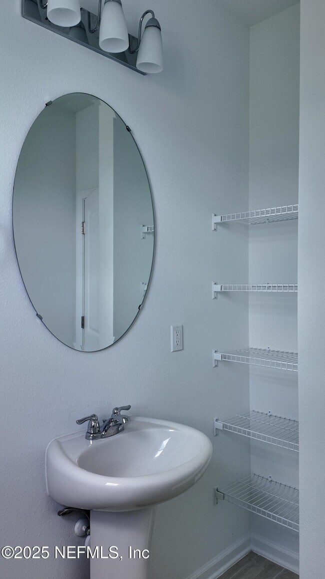 Building Photo - 257 Silver Myrtle Ct