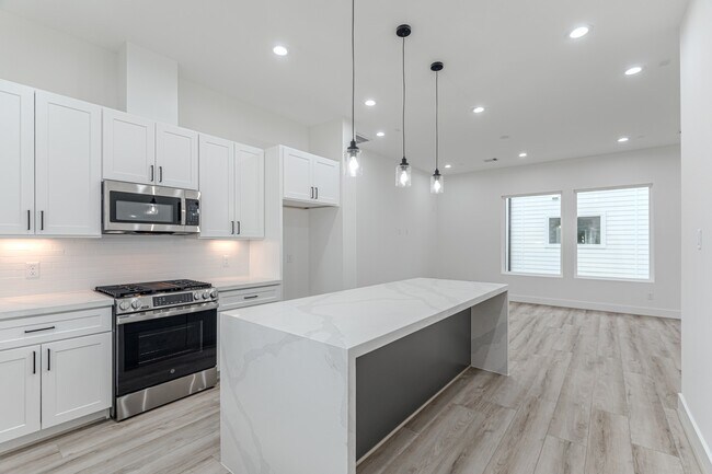 Building Photo - 7723 Hammerly Blvd