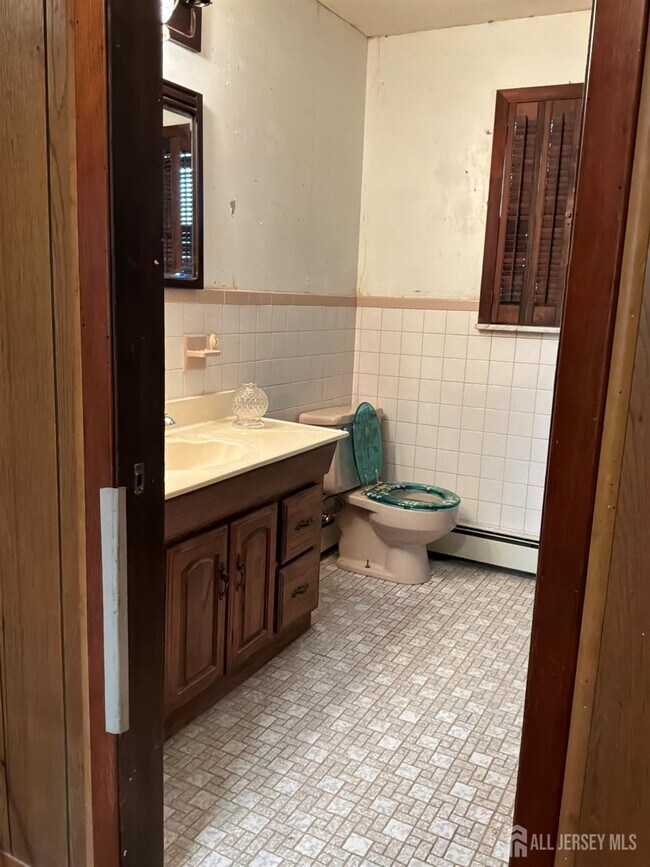 Building Photo - 8 Montclair Ave