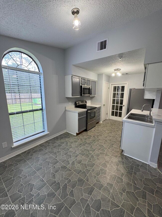 Building Photo - 12948 Gillespie Ave
