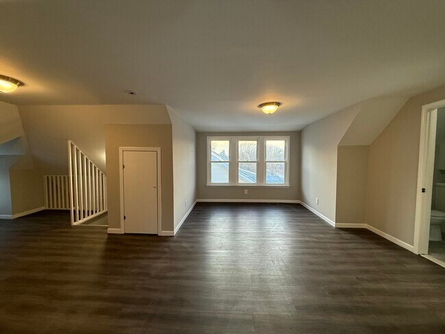 Building Photo - 349 Westminster St