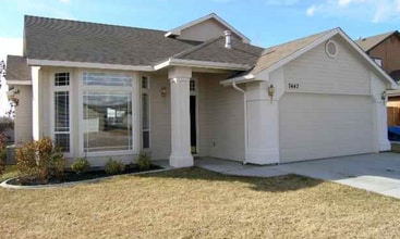 Building Photo - 7447 N Dodgin Ave