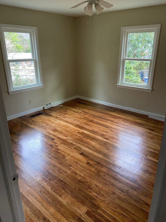 Bedroom 2 - 922 Lamore St