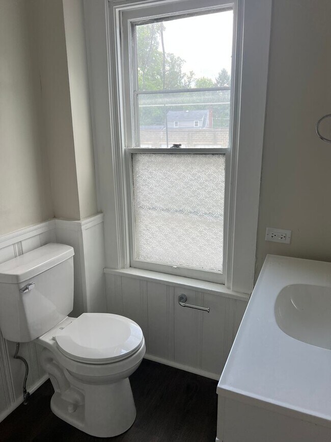Building Photo - Newly renovated 2 bedroom House near Carlisle school complex