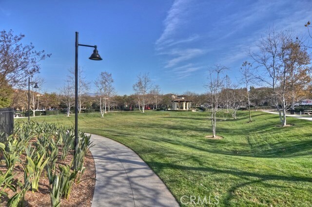 Building Photo - 88 Stepping Stone
