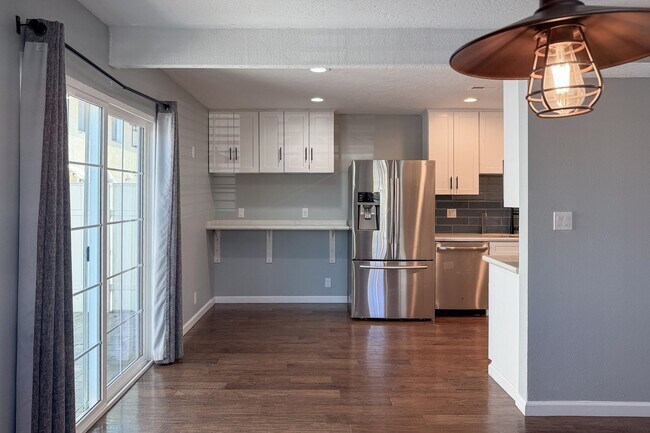 Building Photo - 4950 Nautilus St