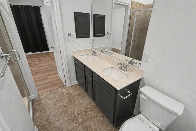 Building Photo - Spacious Single-Story Comfort with Covered Porch in Wilmer