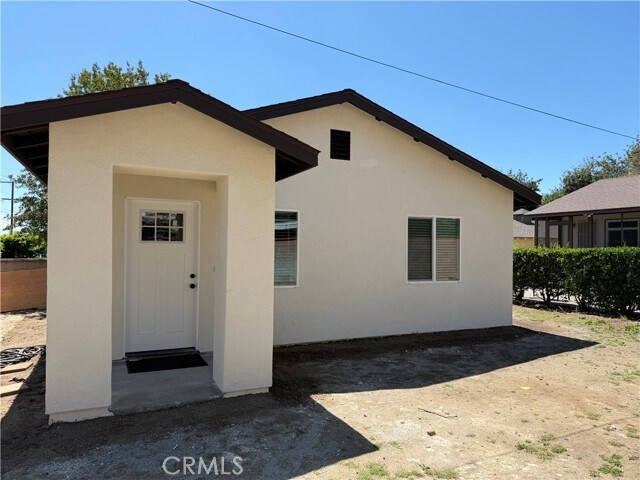 Building Photo - 904 N 2nd Ave