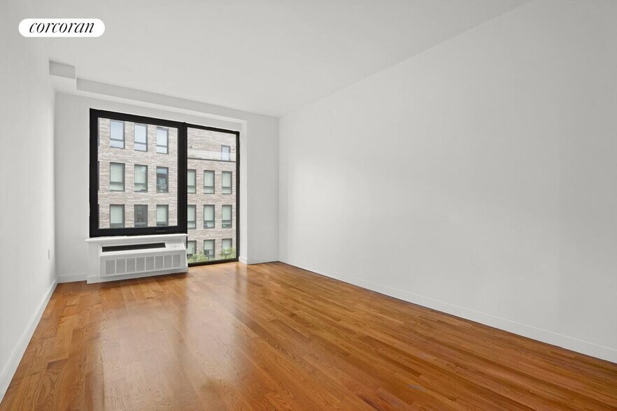 Primary Photo - 123 Hope St