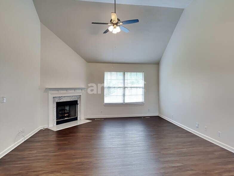 Building Photo - 1630 E Blairmont Dr