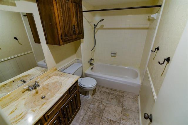 Building Photo - 8718 Grenadier Dr
