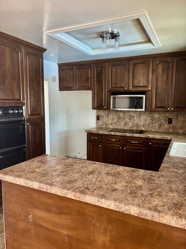 Building Photo - 2850 S Whispering Lakes Ln