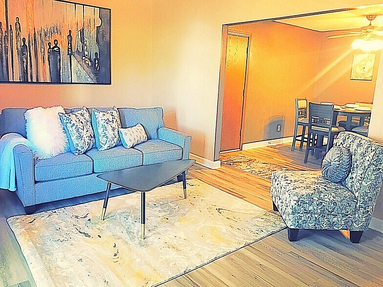 Primary Photo - 1307 Condo Dr