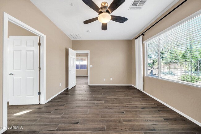 Building Photo - 1834 W Owens Way