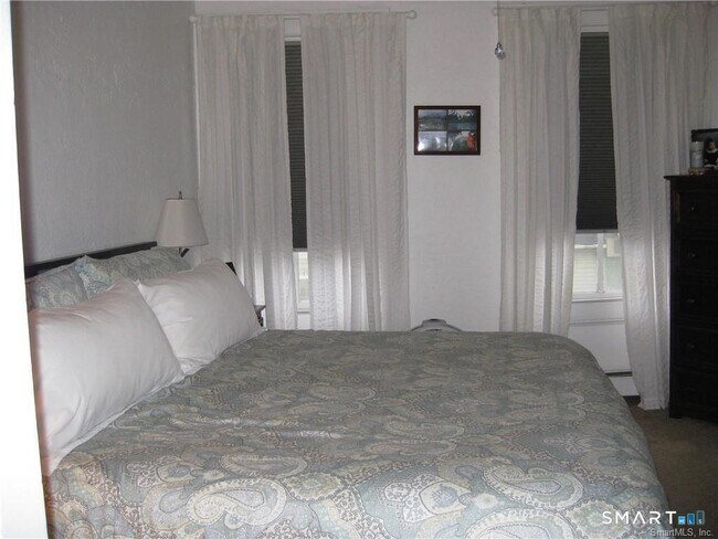 Building Photo - 45 W Main St