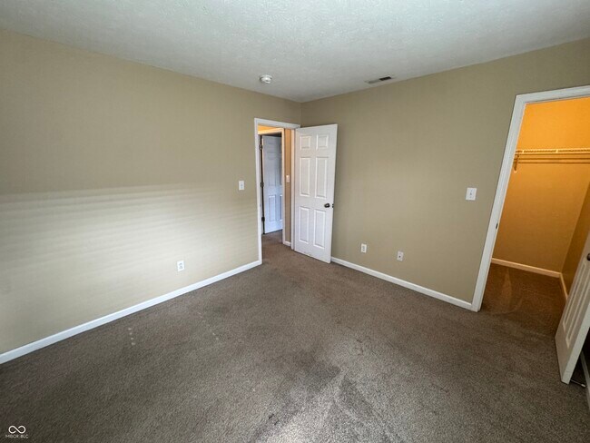 Building Photo - 120 Gazebo Dr
