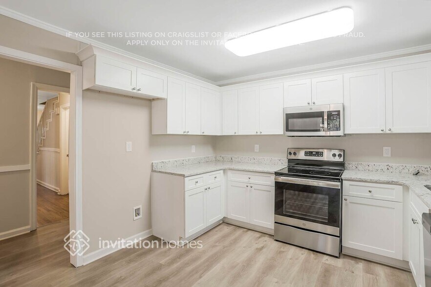 Building Photo - 2416 Dodson Dr