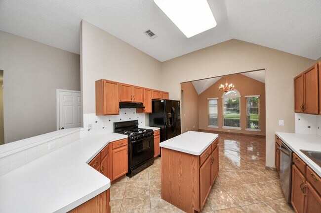 Building Photo - 3003 Silver Spur Dr