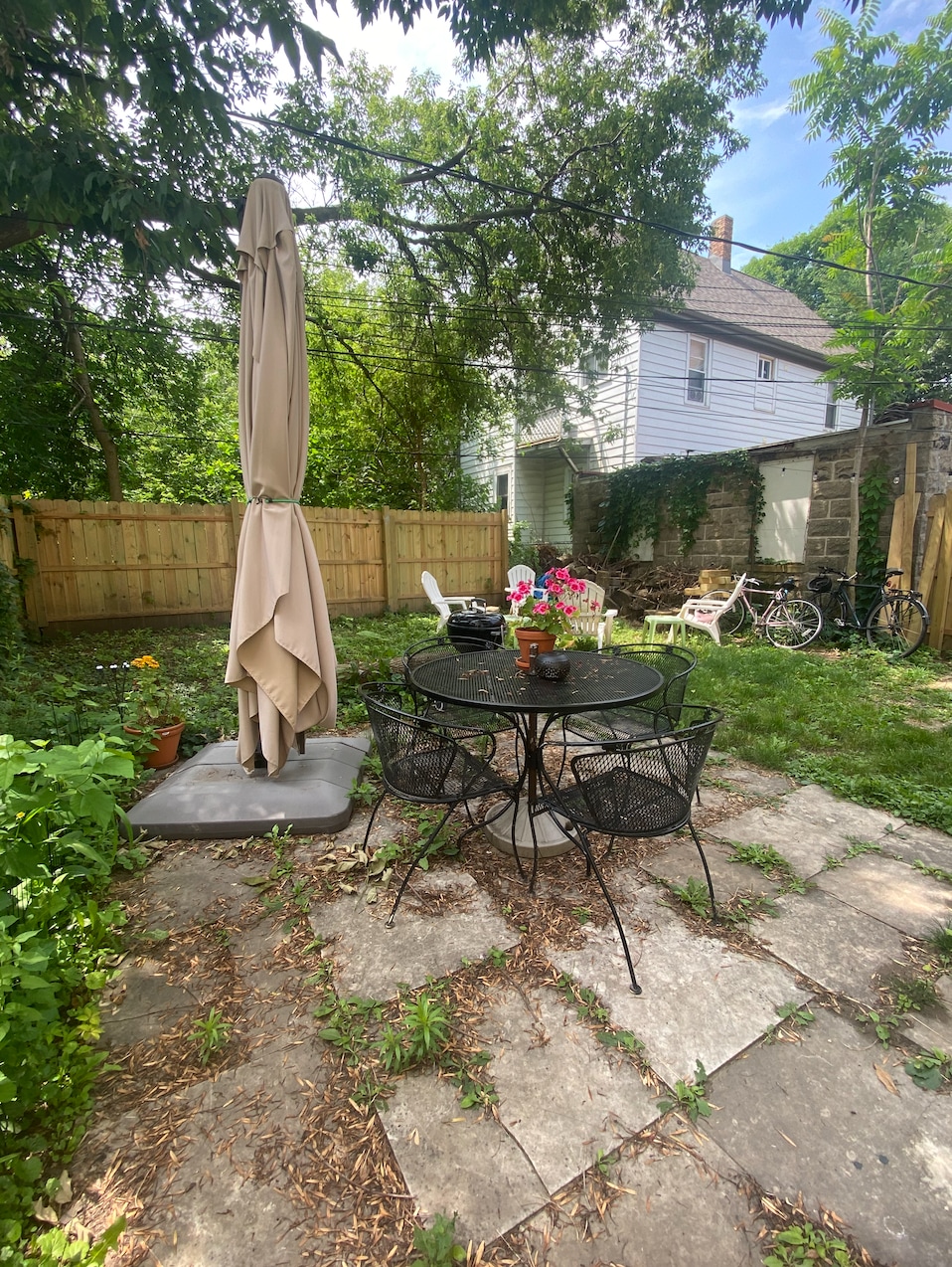 Patio - 811 E Hadley St