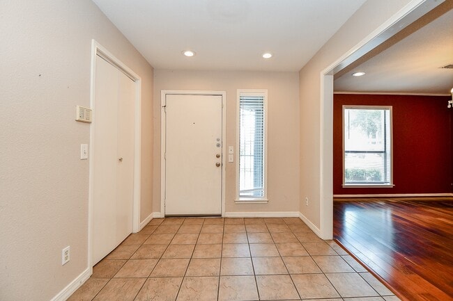 Building Photo - 11906 Pepperdine Ln