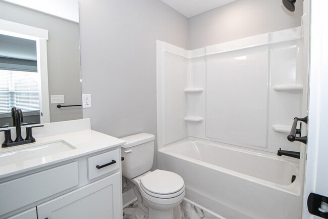 Building Photo - 1605 Jonathan Wade Cir