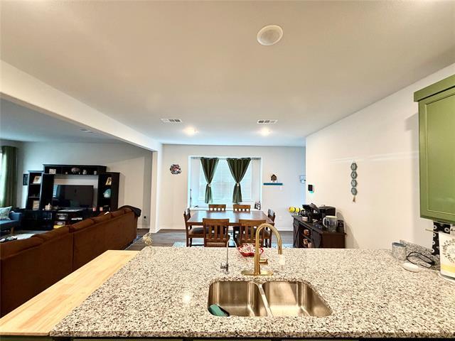 Building Photo - 5664 Shore Point Trl