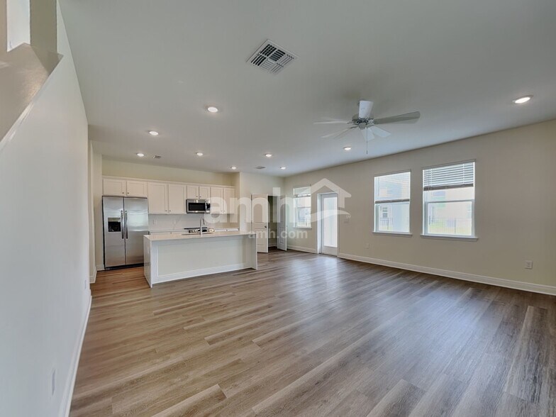 Building Photo - 5972 River Farm Ave