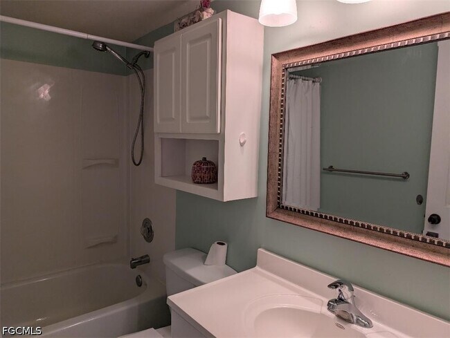 Building Photo - 719 SW 47th Terrace