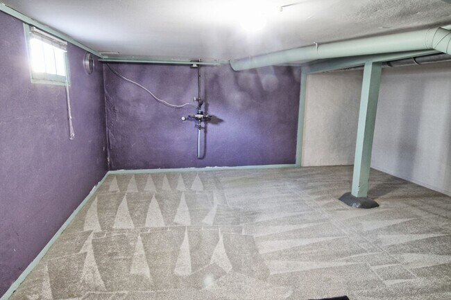 Building Photo - 2 bed 1 bath house just west of DU