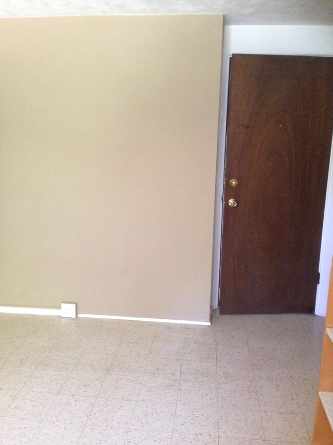 Front door - 710 NE Oak St