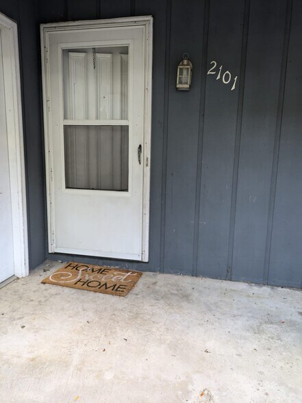 Building Photo - 2101 Adderbury Cir