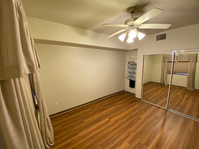 Building Photo - 3327 Erva St