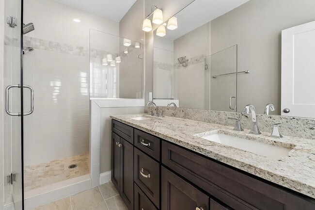 Building Photo - 1725 7th Ave N