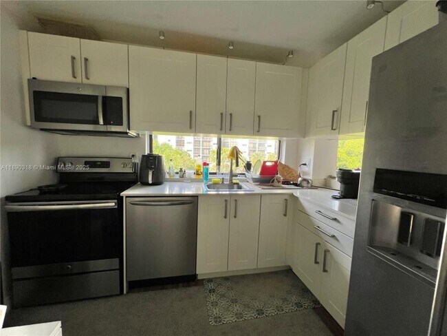 Primary Photo - 1 bedroom in Sunny Isles Beach FL 33160