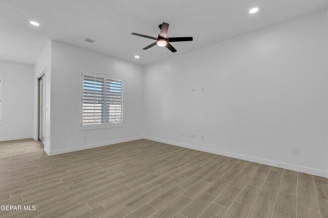 Building Photo - 15233 Expectation Ave