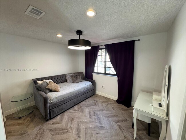 Building Photo - 20940 Bay Ct