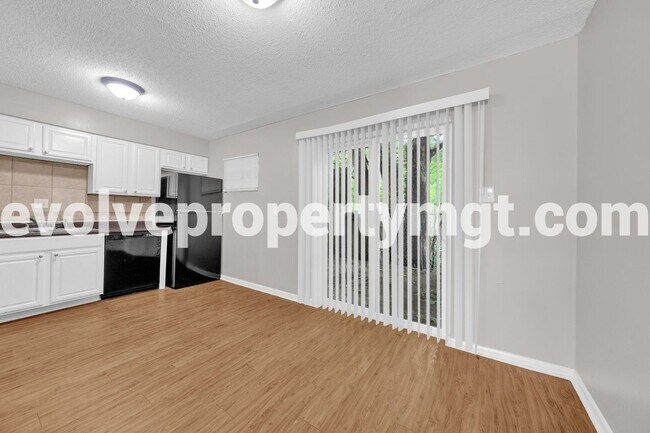 Building Photo - 3455 Pruett Ct