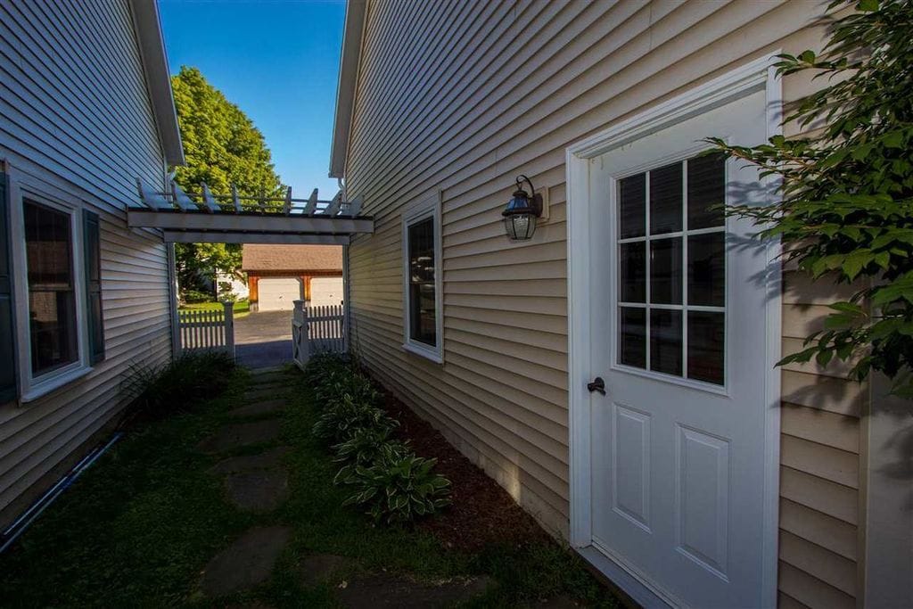 Private Entrance - 140 VT-15